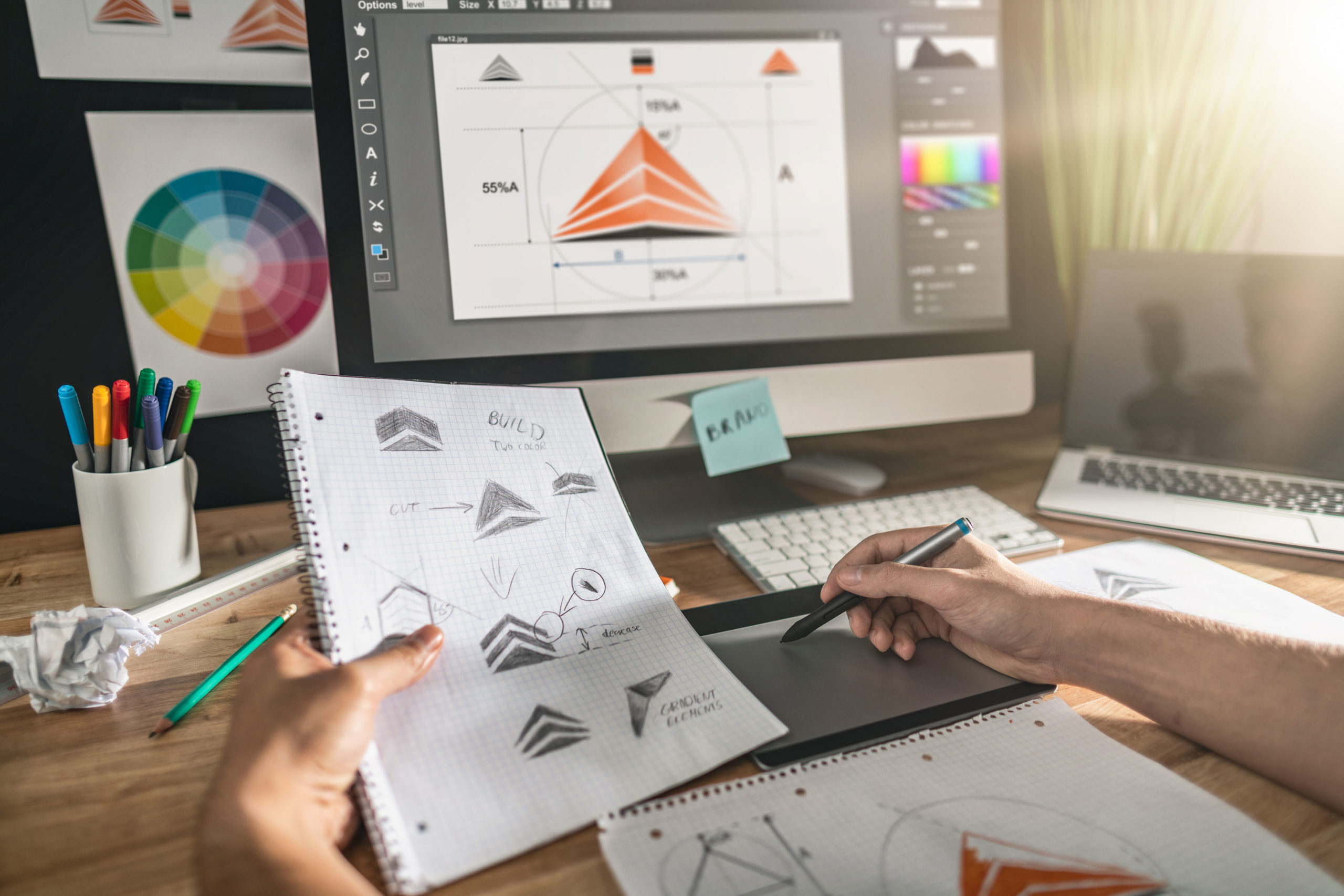 Individuelle Website von Office Alpha auf Bildschirm